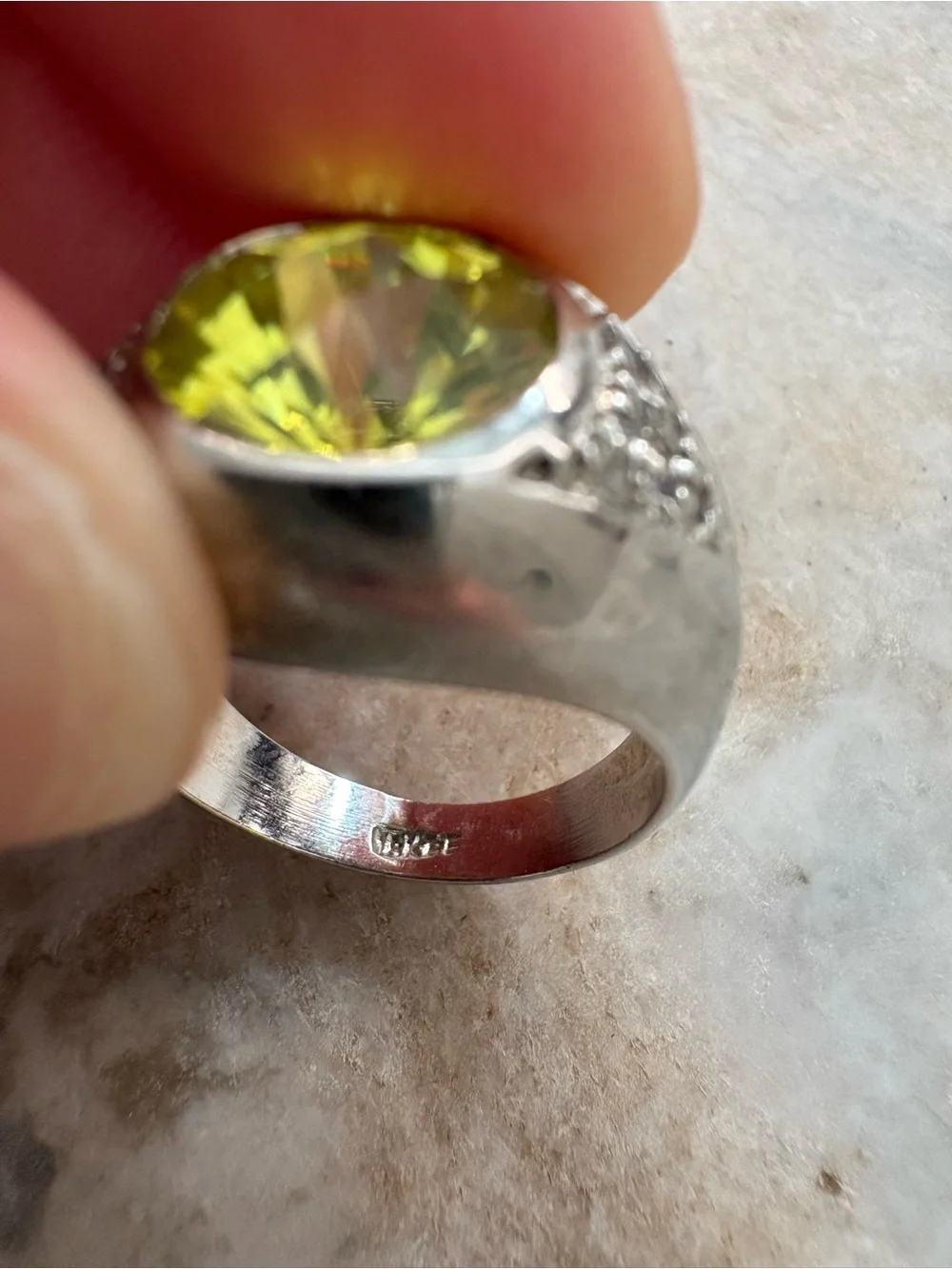 Vintage Gold Plated Ring with Lime Green Gemstone - Size 7.75